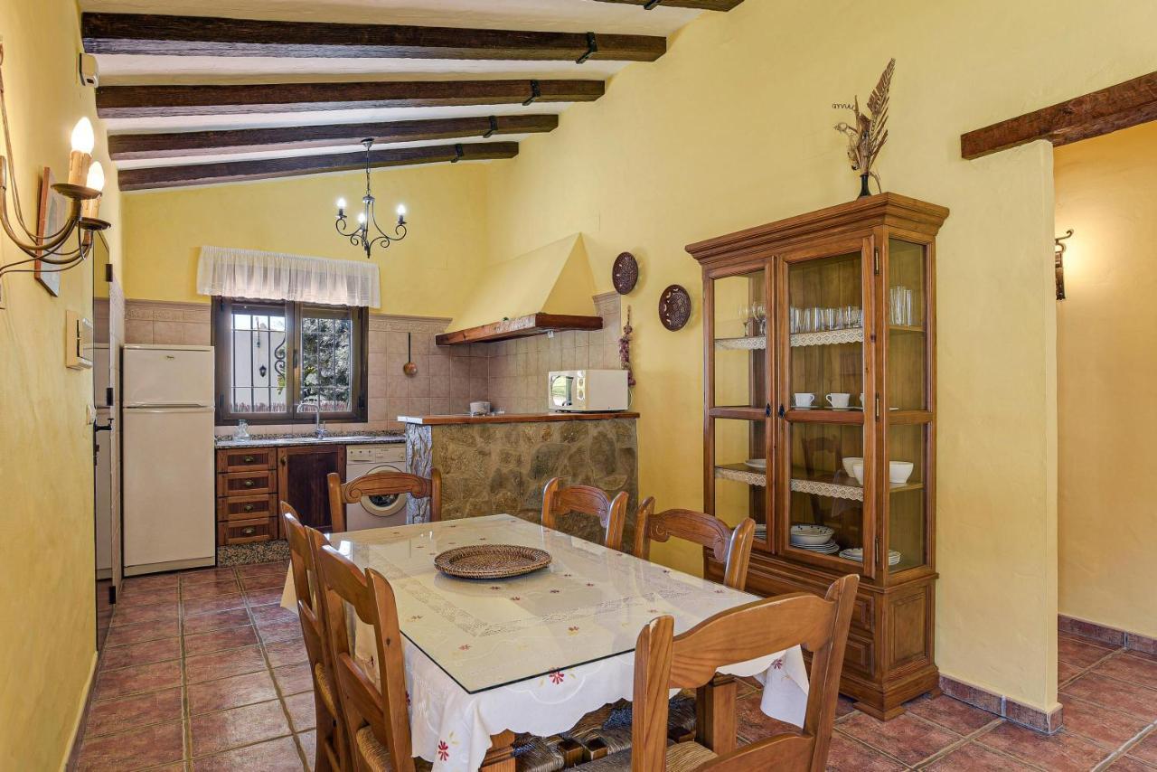 Villa Su Ilusion Solo Familias Conil De La Frontera Bagian luar foto